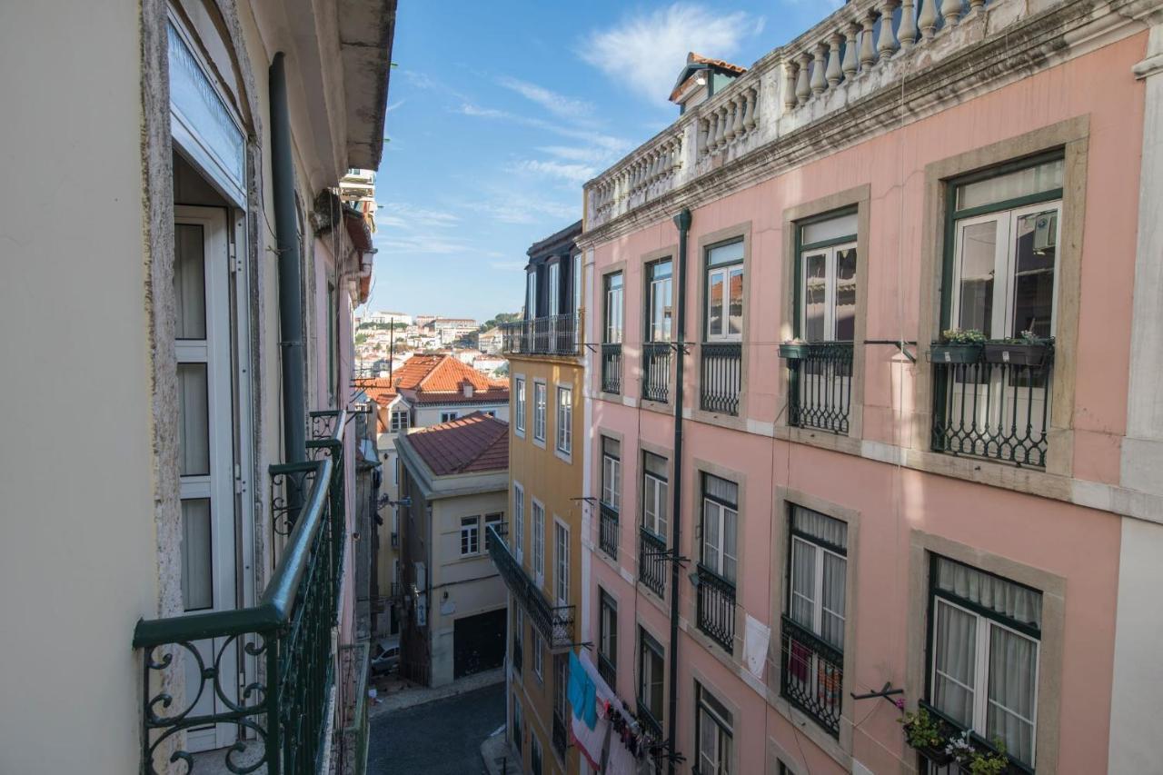 Lovelystay - Chiado 2 Bedroom Charm! Lisbona Esterno foto